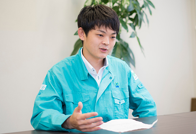 運輸部　運行計画課メンバー仕事中2